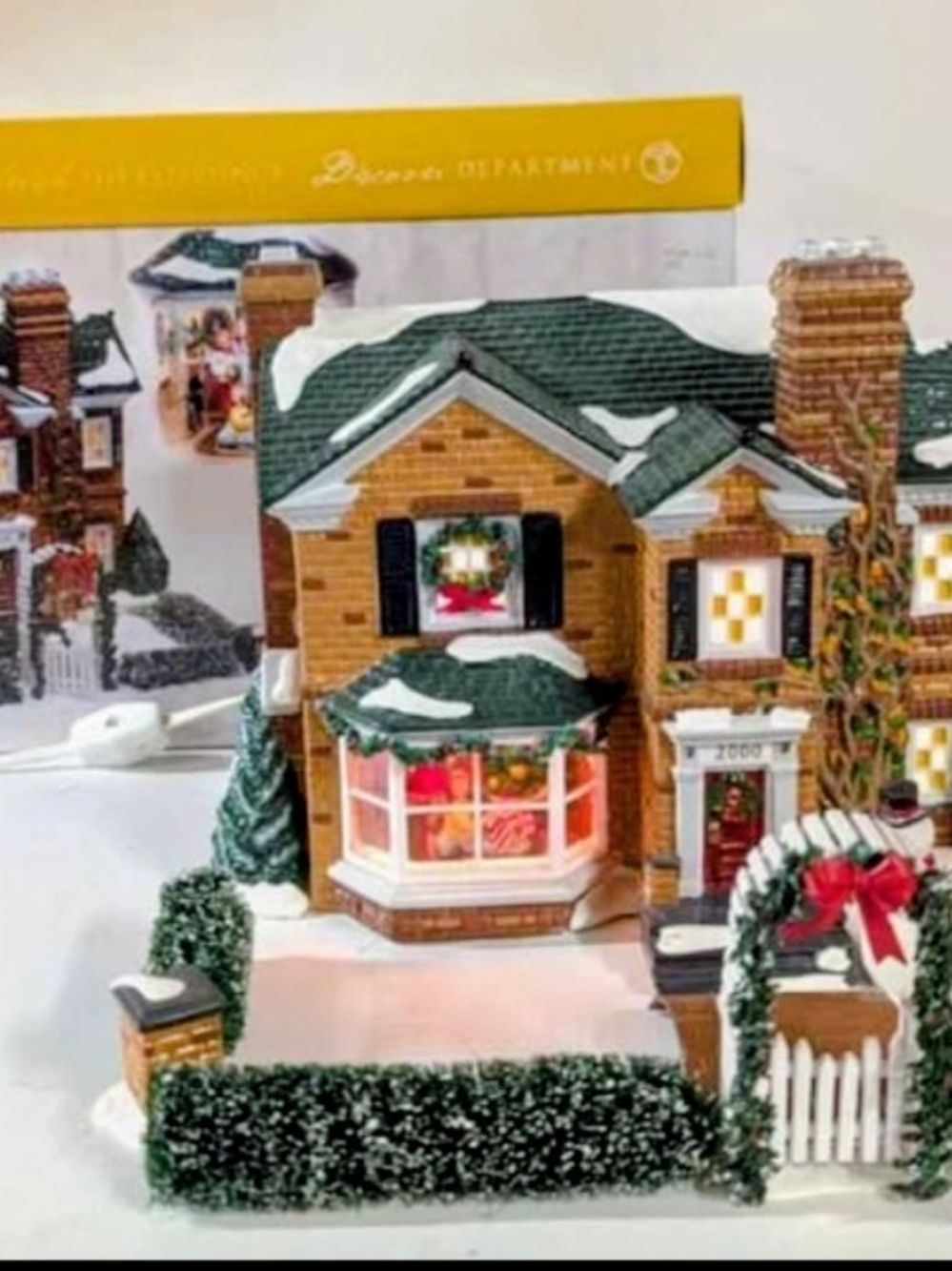 Department 56 Snow Village 2000 Holly Lane Lighted House Listed Edition